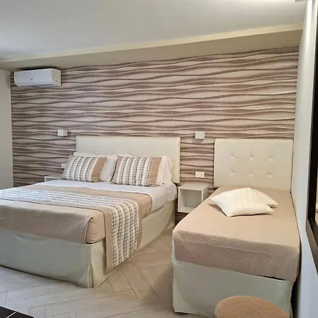 A Casa Di... Aurora 2 Bed & Breakfast